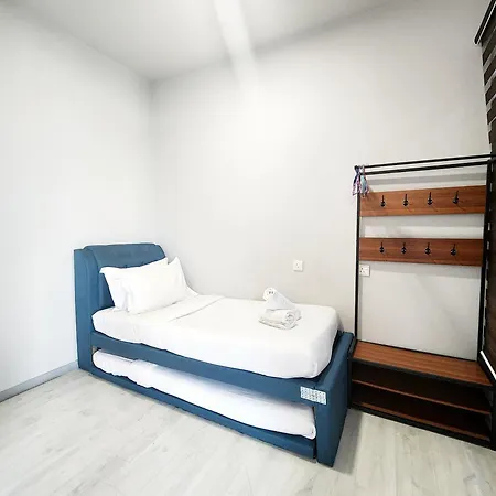 Jesselton Quay Kota Kinabalu City Centre By Lw Suites Room photo
