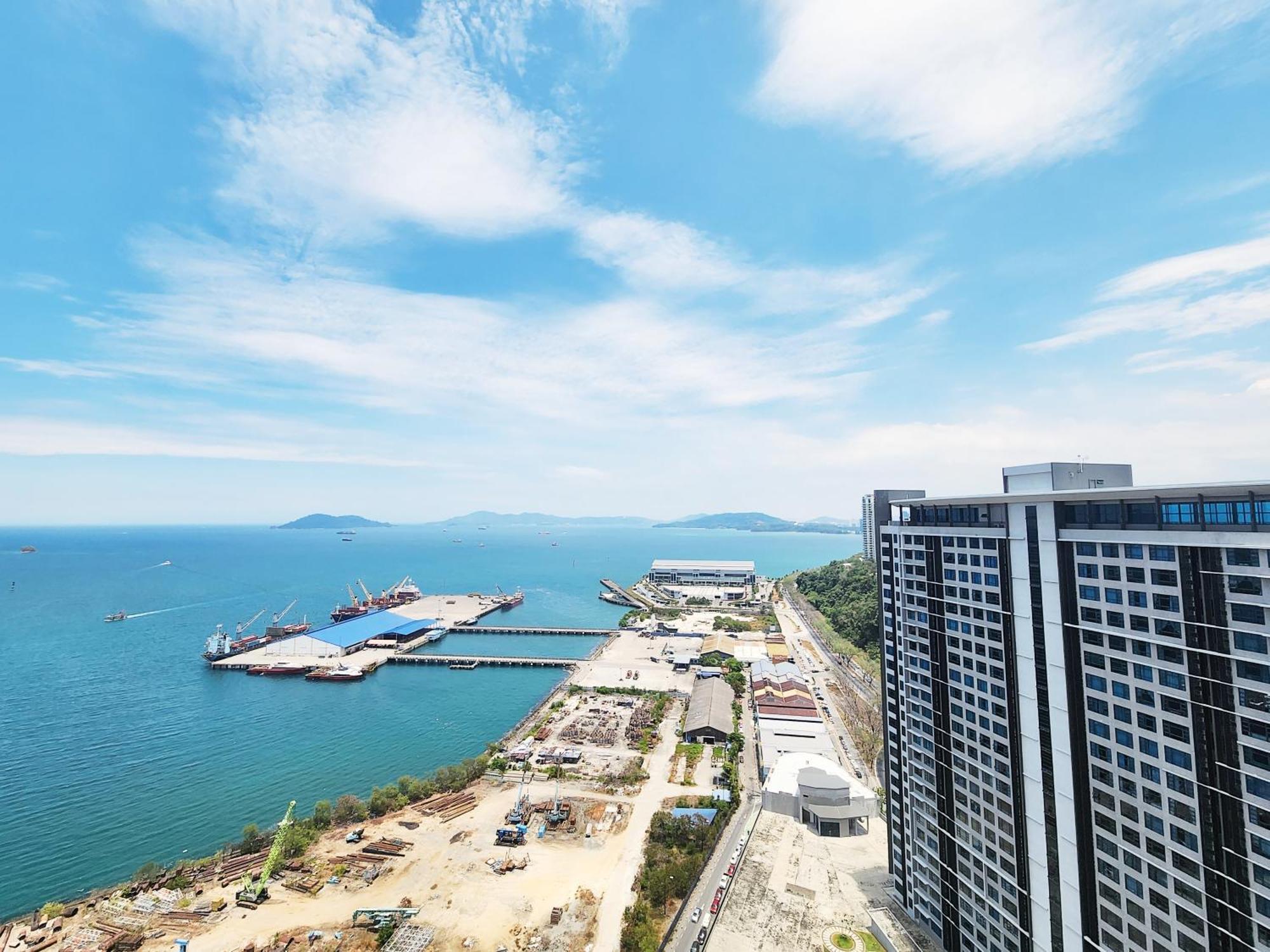 Jesselton Quay Centre By Lw *